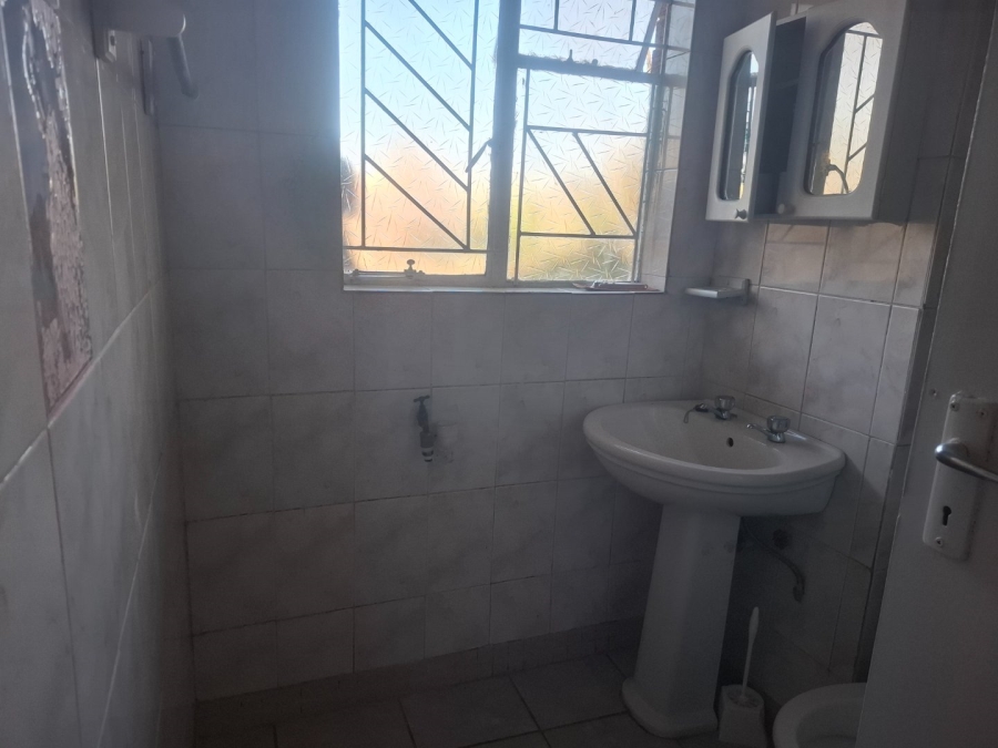 To Let 1 Bedroom Property for Rent in Kroonstad Central Free State